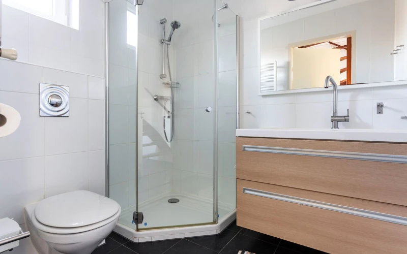 Badkamer in Aurora – houtkachel, prachtige ligging, privacy, perfect voor een ontspannen verblijf in de Achterhoek.