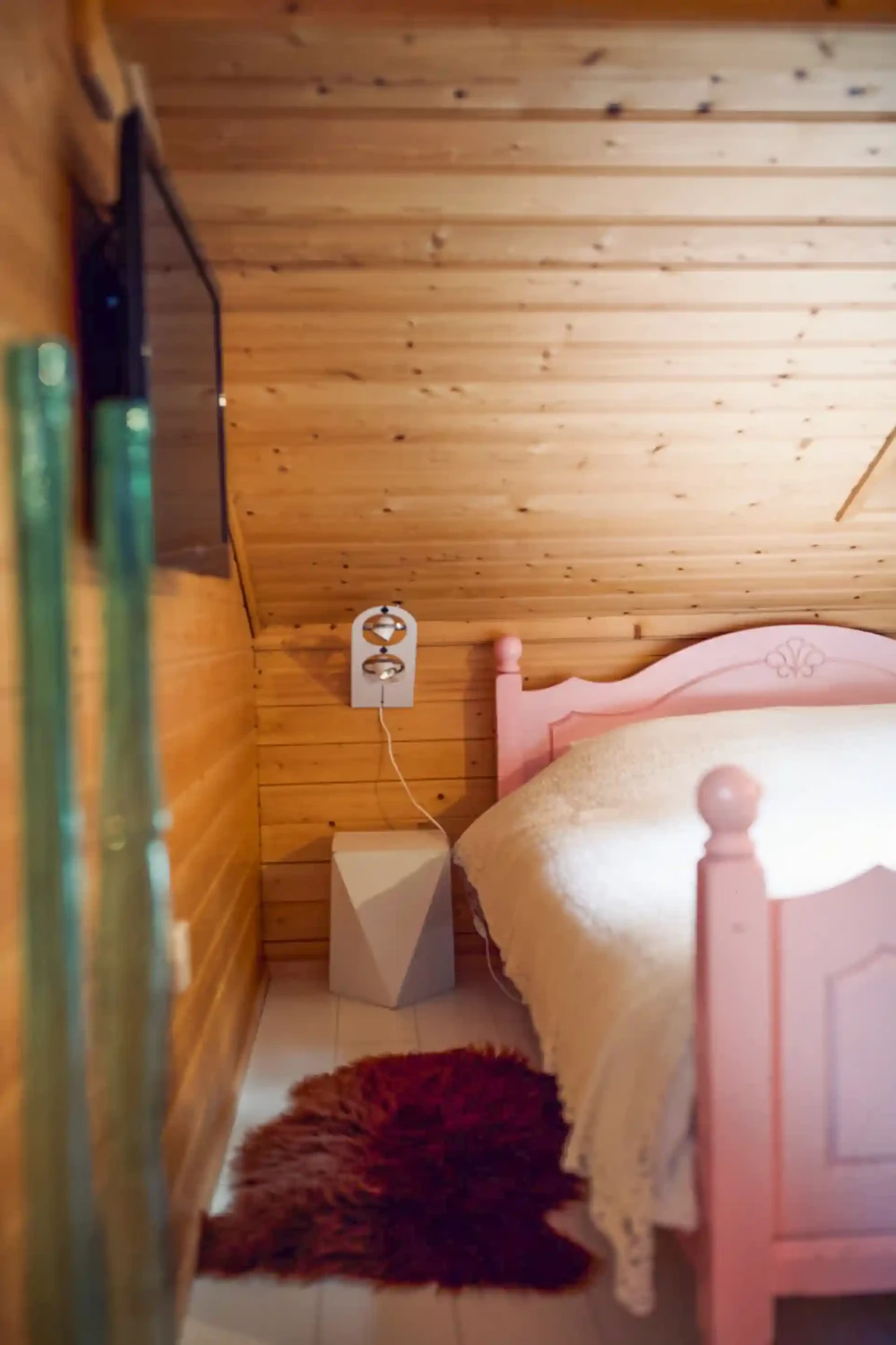 Slaapkamer in Bosschhuis – comfortabele inrichting voor een goede nachtrust in een bosrijke, rustige omgeving.