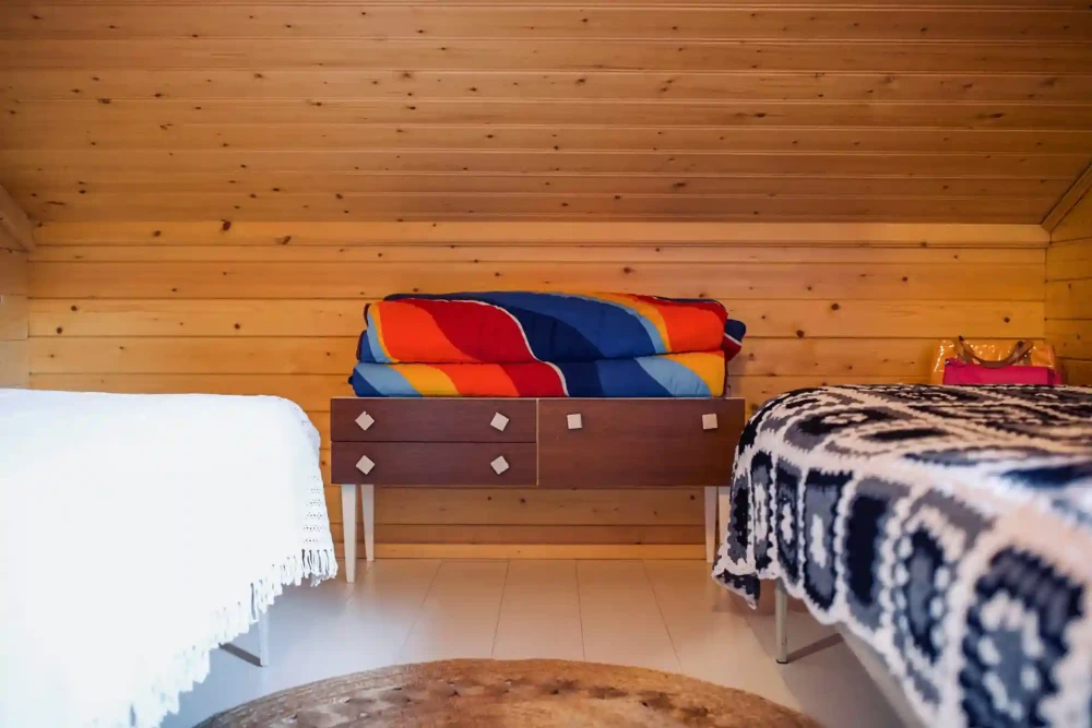 Slaapkamer in Bosschhuis – comfortabele inrichting voor een goede nachtrust in een bosrijke, rustige omgeving.