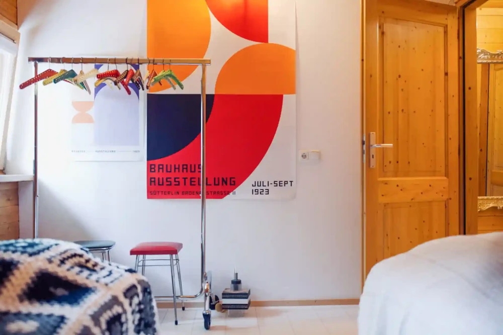 Slaapkamer in Bosschhuis – comfortabele inrichting voor een goede nachtrust in een bosrijke, rustige omgeving.