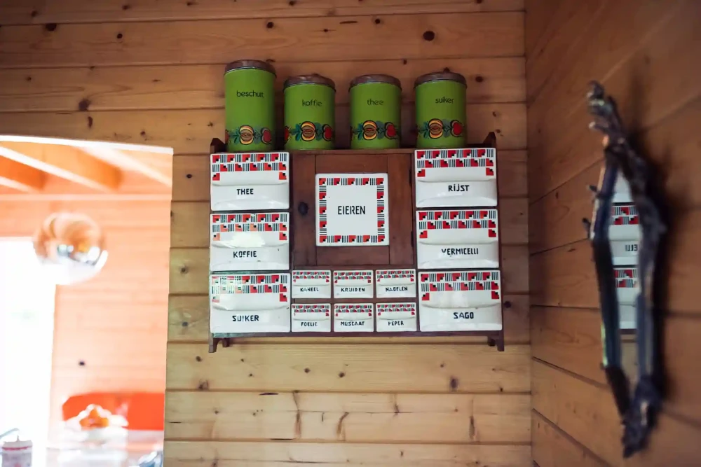 Keuken van Bosschhuis – compleet ingerichte keuken met eettafel, ideaal voor een huiselijk verblijf midden in de Achterhoek.