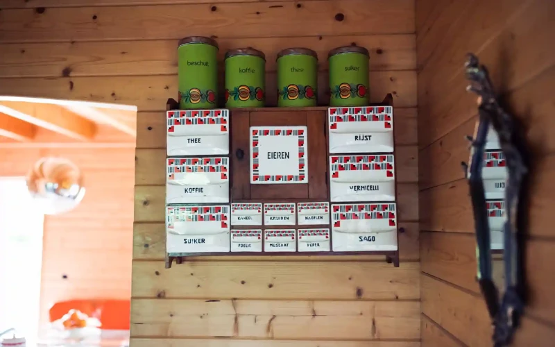 Keuken van Bosschhuis – compleet ingerichte keuken met eettafel, ideaal voor een huiselijk verblijf midden in de Achterhoek.