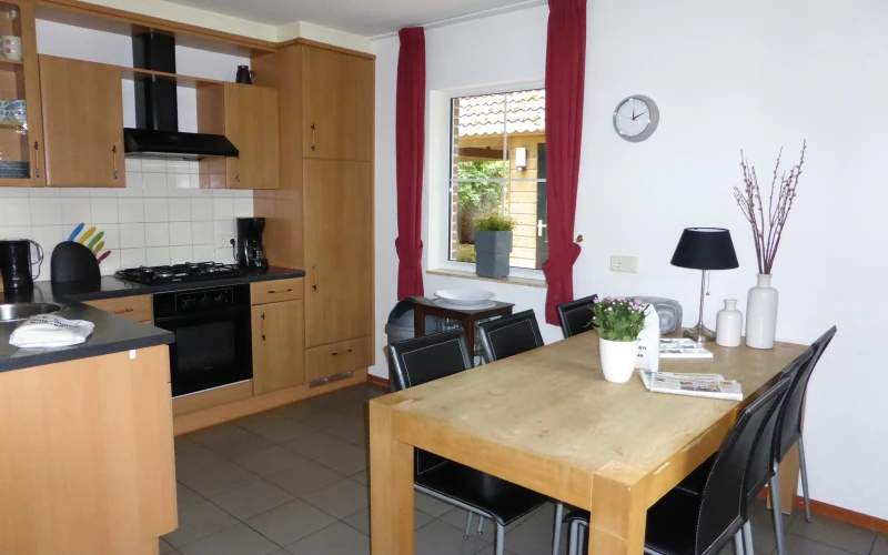 Keuken van Stoverink – compleet ingerichte keuken voor 6 personen, midden in de bosrijke natuur.