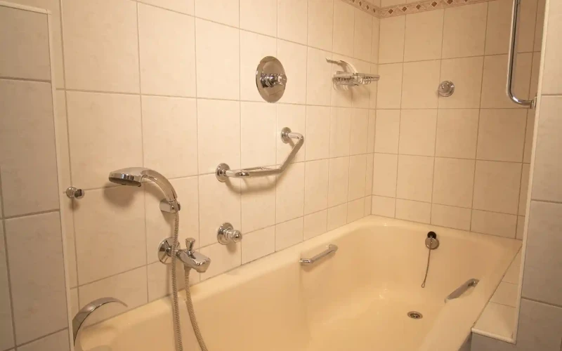 Badkamer in Hulze – comfortabele inrichting voor 6 personen, ideaal voor een verblijf in de Achterhoek.