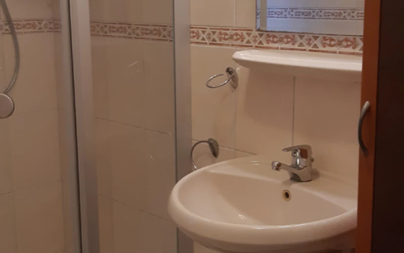 Badkamer in Hulze – comfortabele inrichting voor 6 personen, ideaal voor een verblijf in de Achterhoek.